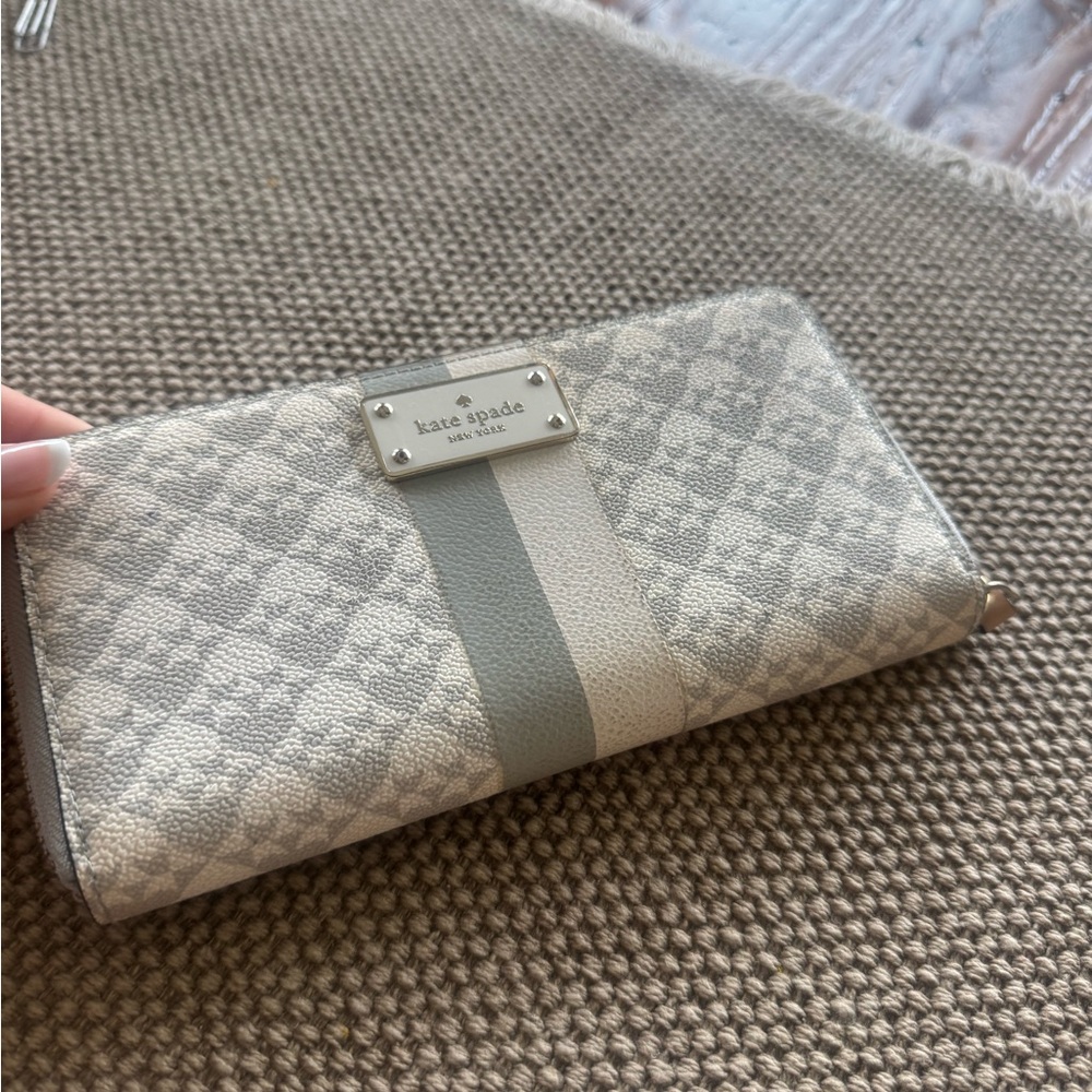 Kate Spade Beige and Gray Wallet